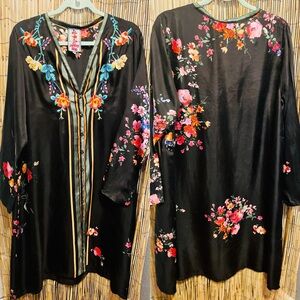 Johnny Was black silk button shirt dress Medium